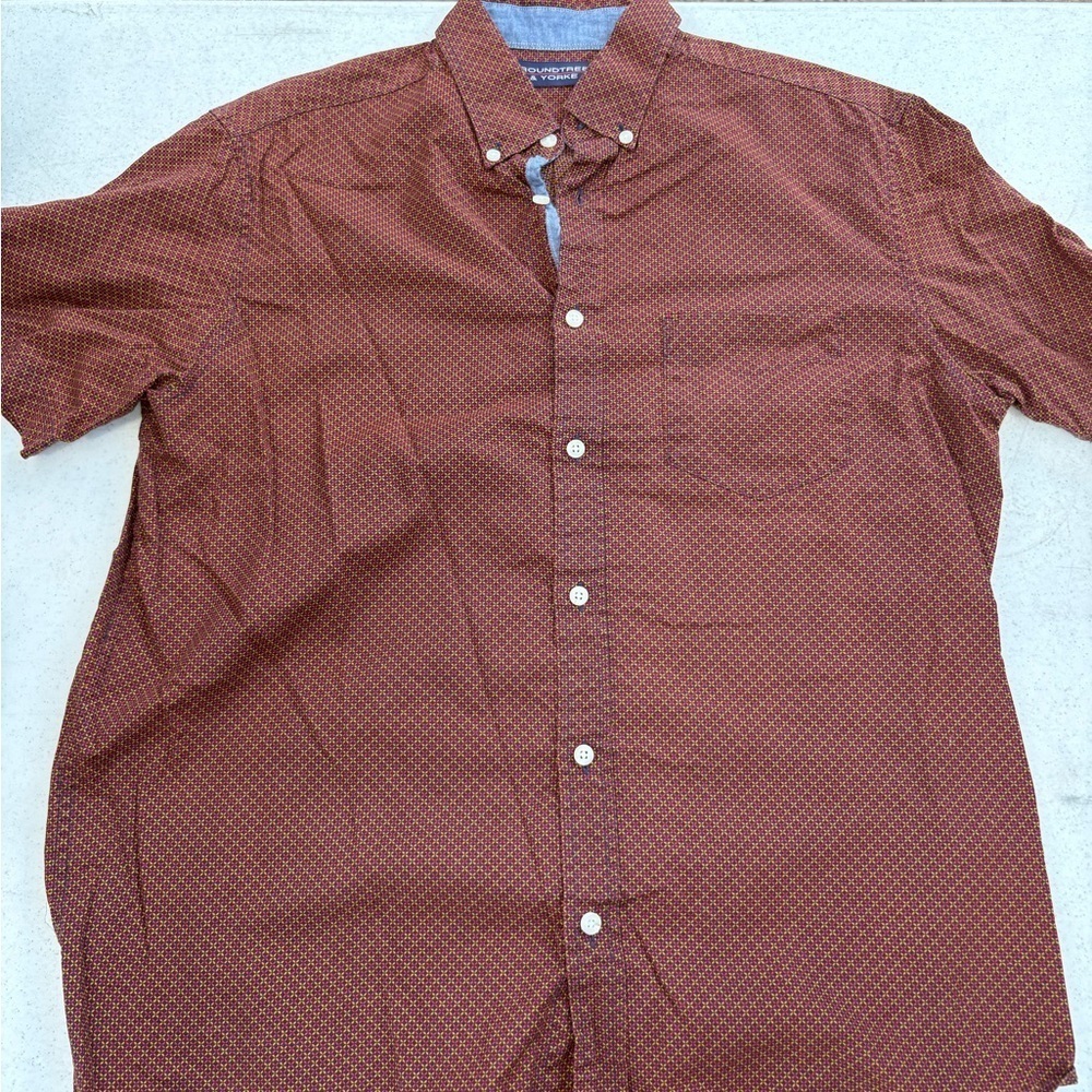 Roundtree & Yorke Maroon Casual Button-Down Shirt